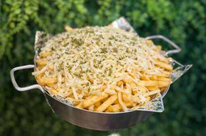 FRITAS 300G COM MUSSARELA RALADA E TEMPERO VERDE