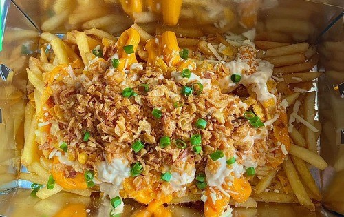 BATATA RECHEADA COM COSTELA BOVINA DESFIADA