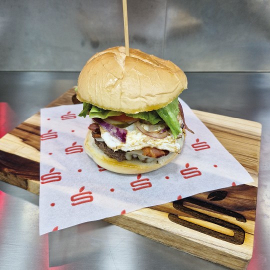 BURGUER STARV EGG BACON