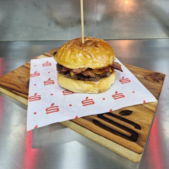 BURGUER STARV BACON