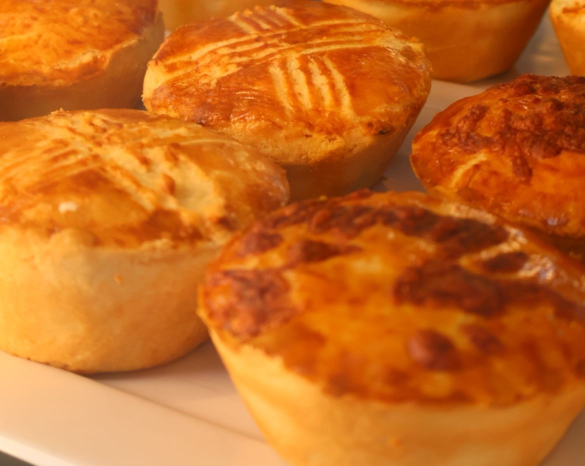 EMPADA DE FRANGO COM CATUPIRY