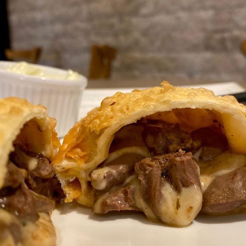 PASTEL DE CORAÇÃO COM QUEIJO MUSSARELA