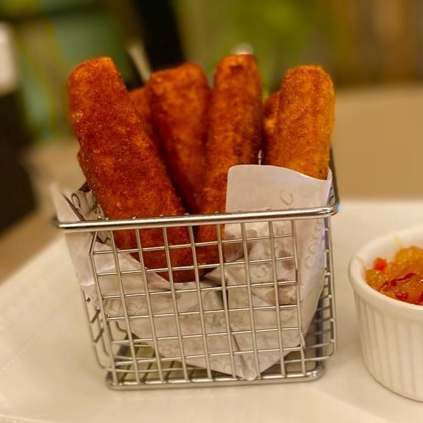 PORÇÃO QUEIJO COALHO EMPANADO (10 UN)