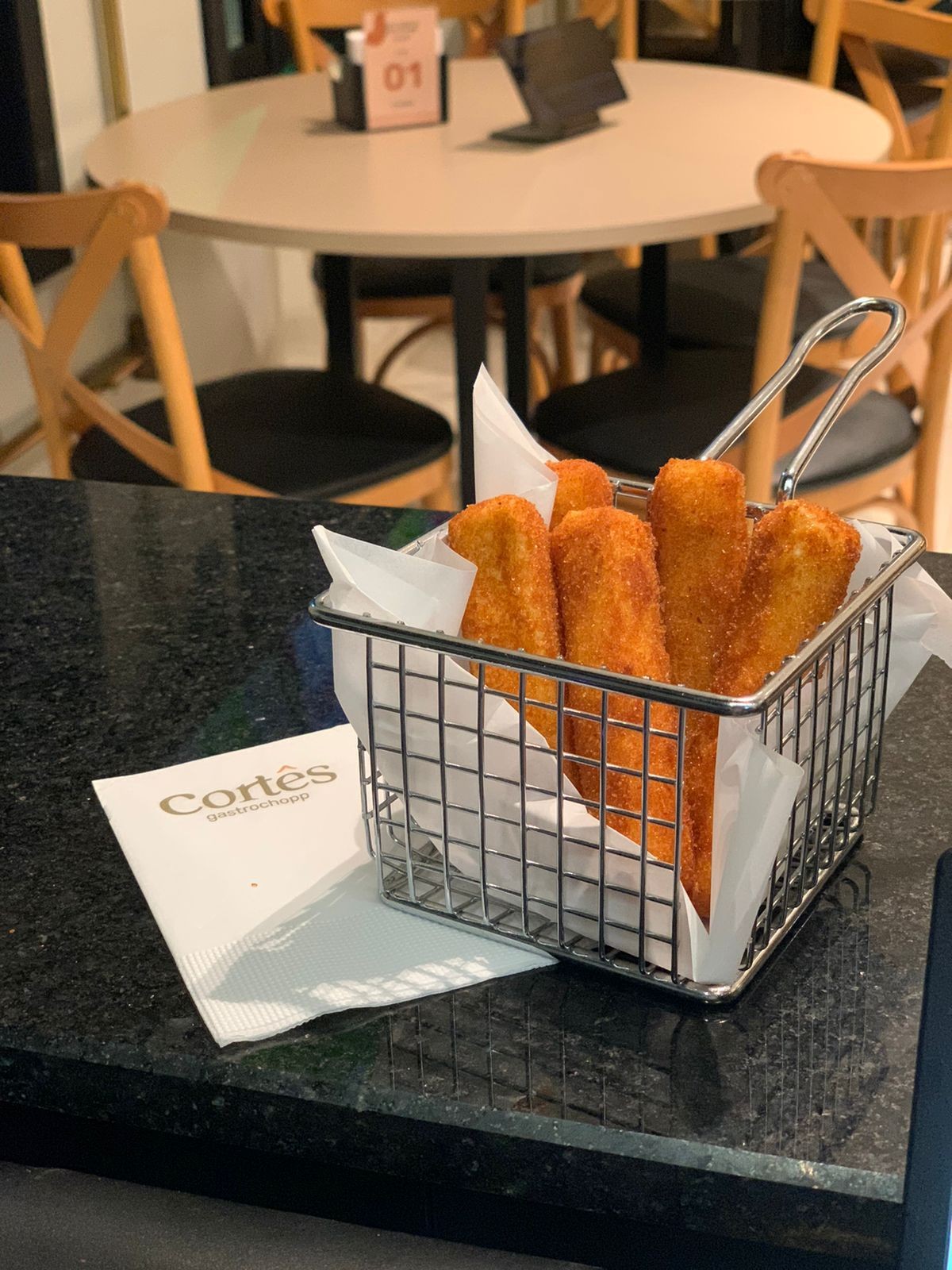 MINI PORÇÃO QUEIJO COALHO EMPANADO (5 UN)