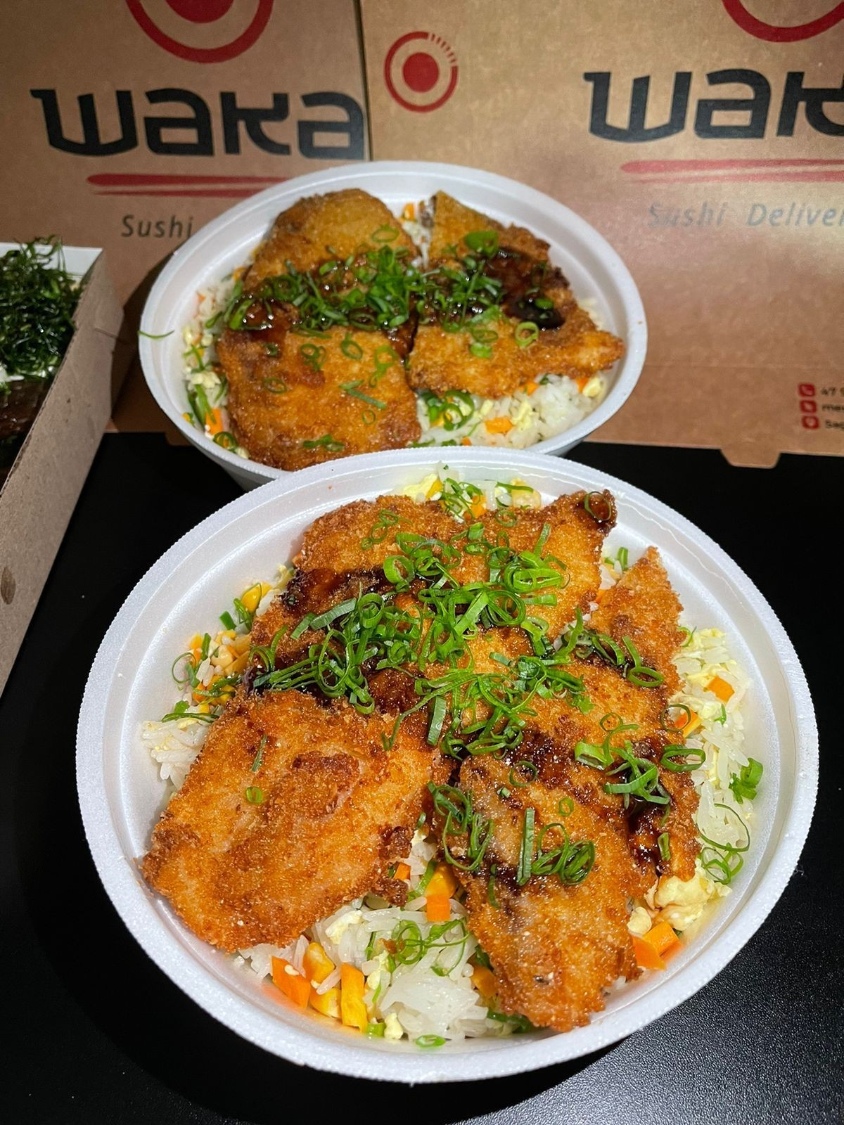 FRANGO TERIYAKI COM YAKIMESHI