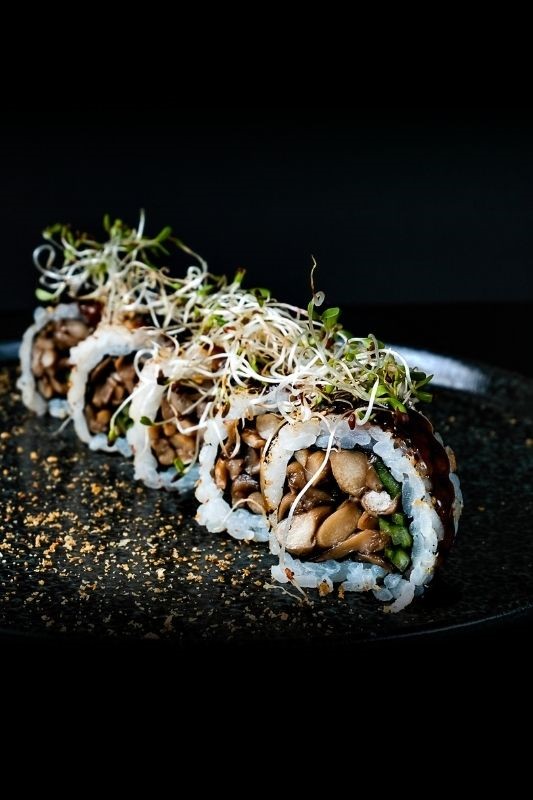 URAMAKI COGUMELOS (5 PEçAS)