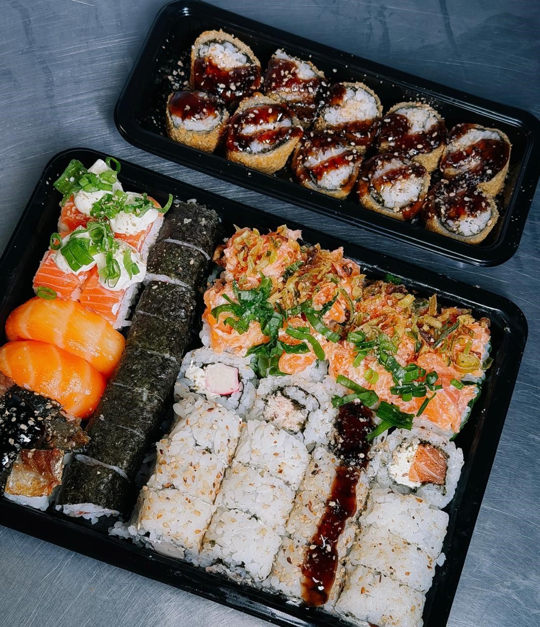 COMBO SUSHI + HOT 50 PEÇAS