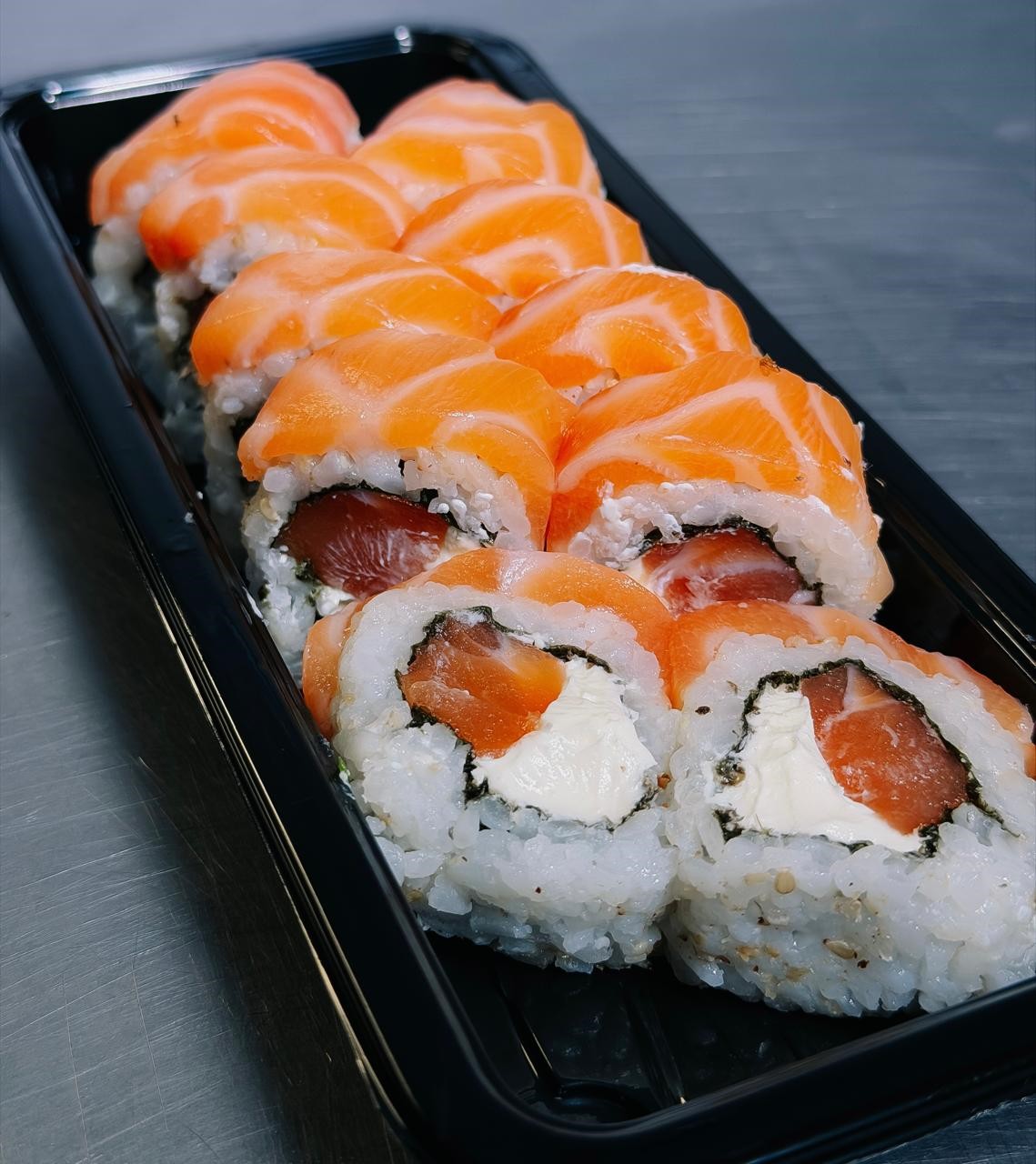 URAMAKI ESPECIAL FILADÉLFIA 9 PEÇAS