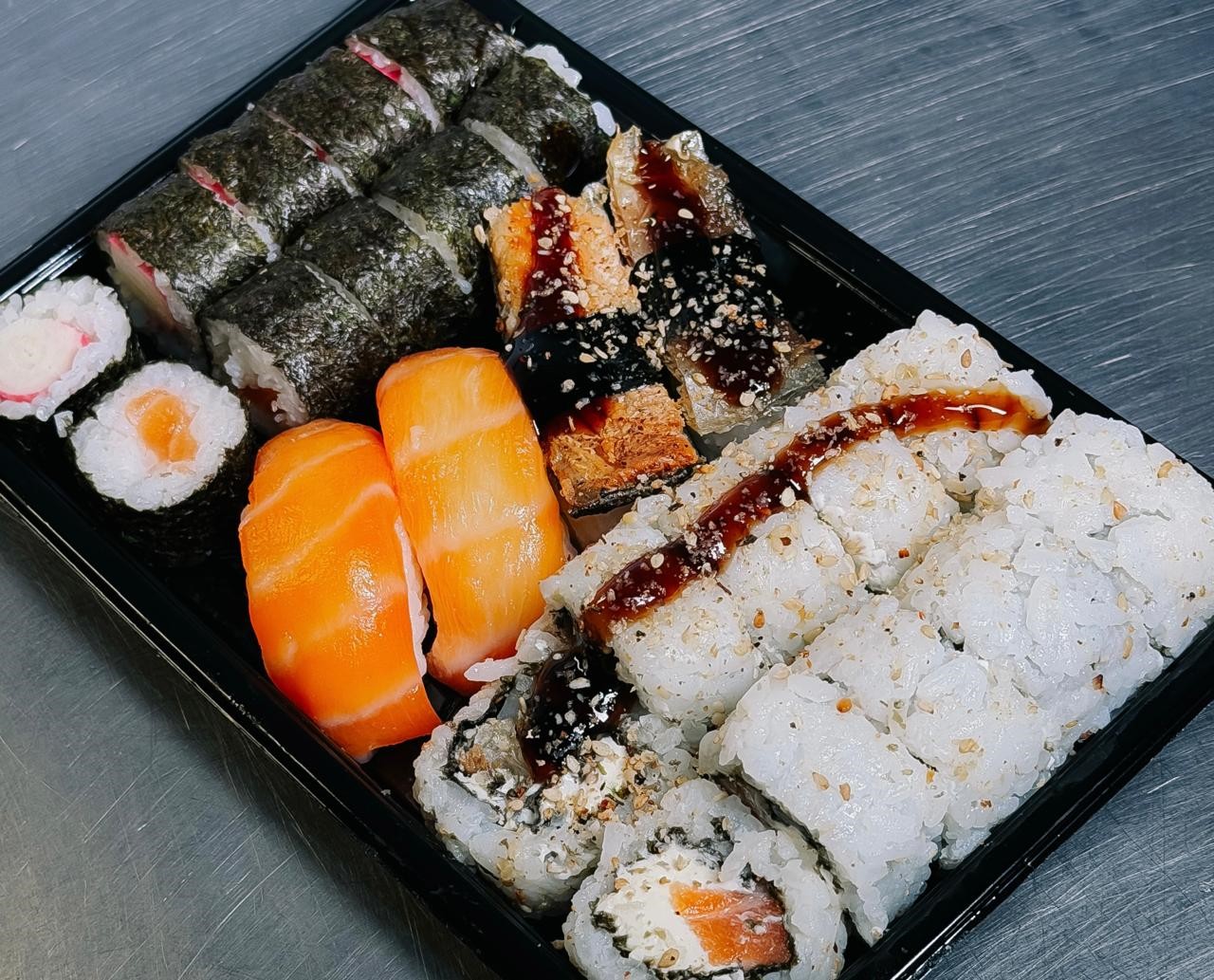 COMBO SUSHI MISTO - 23 PEÇAS